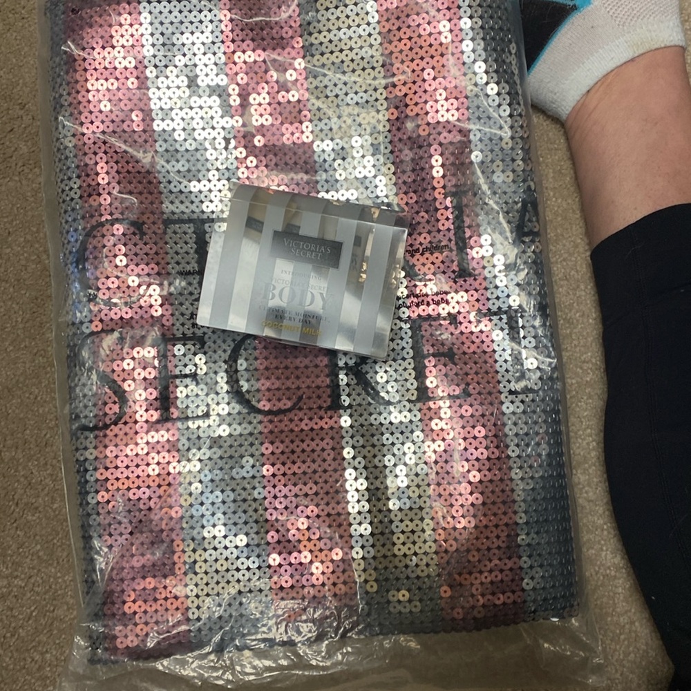 Victorias Secret large tote bag and sample set
